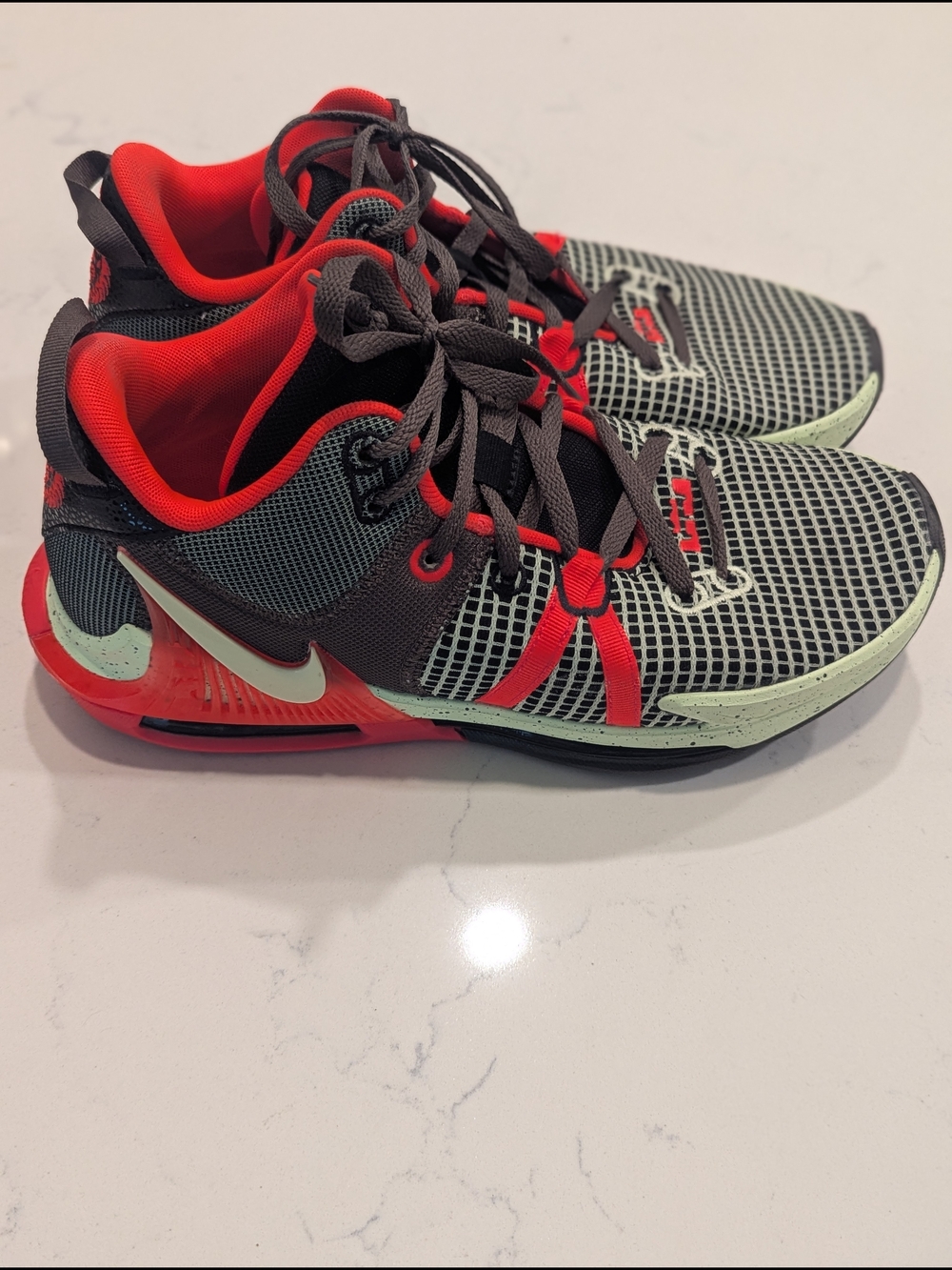 Nike LeBron Witness 7 Size 10